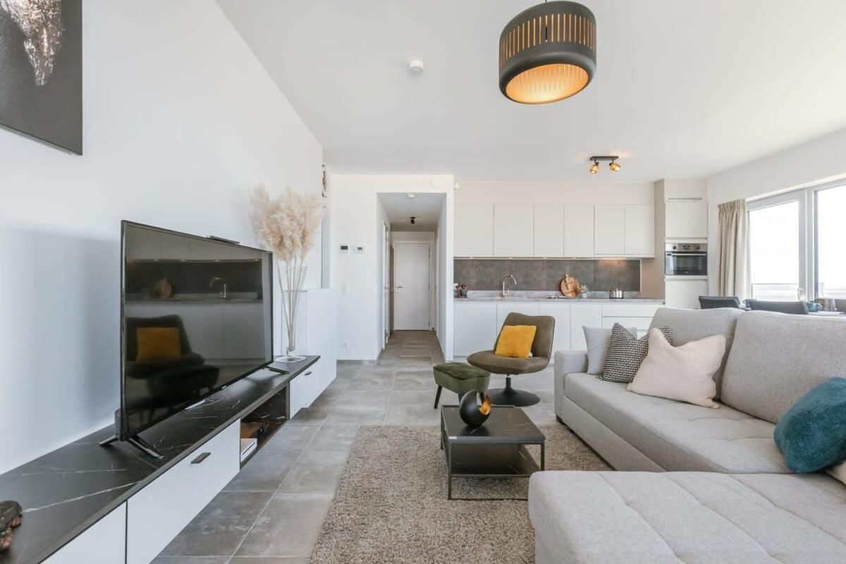 Huswell - Bright Apartment With Seaview Bredene Bagian luar foto