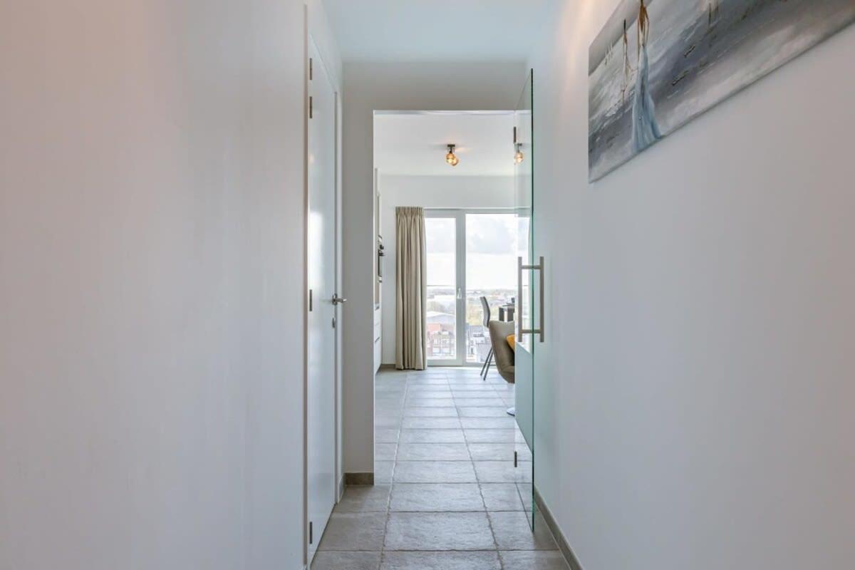 Huswell - Bright Apartment With Seaview Bredene Bagian luar foto