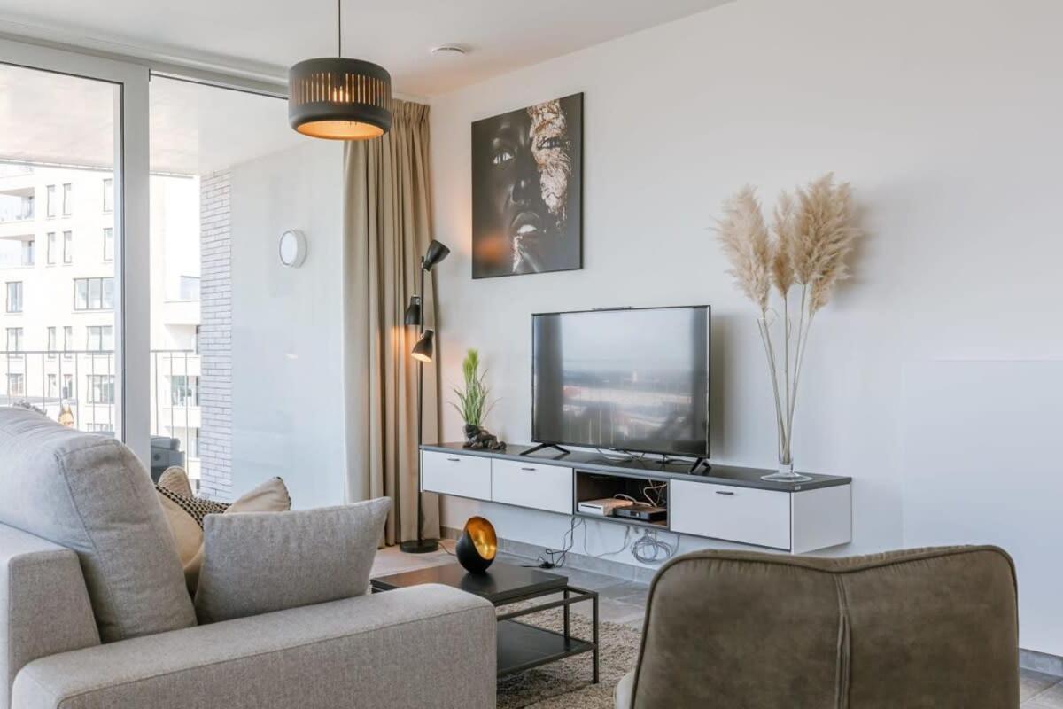 Huswell - Bright Apartment With Seaview Bredene Bagian luar foto