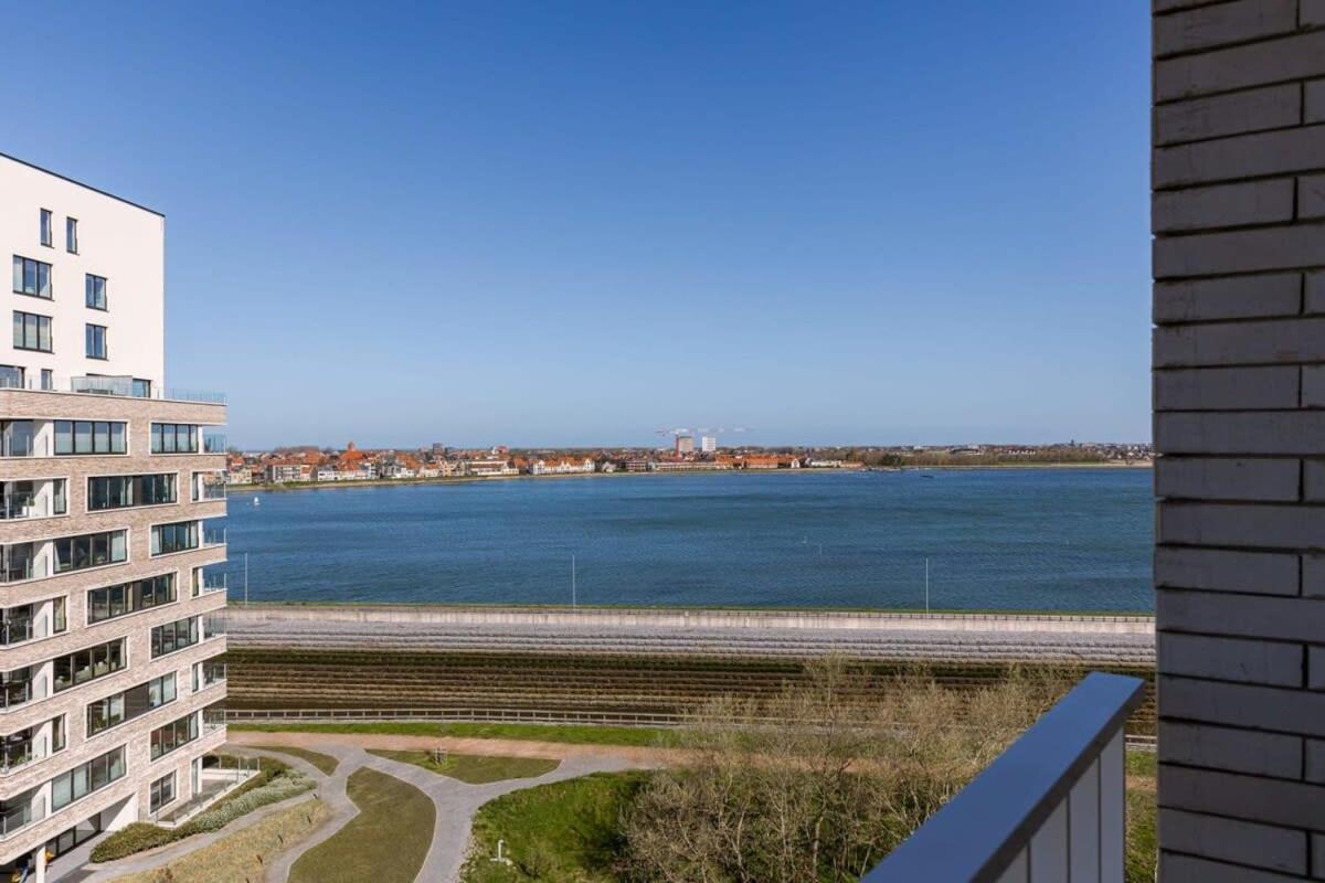 Huswell - Bright Apartment With Seaview Bredene Bagian luar foto
