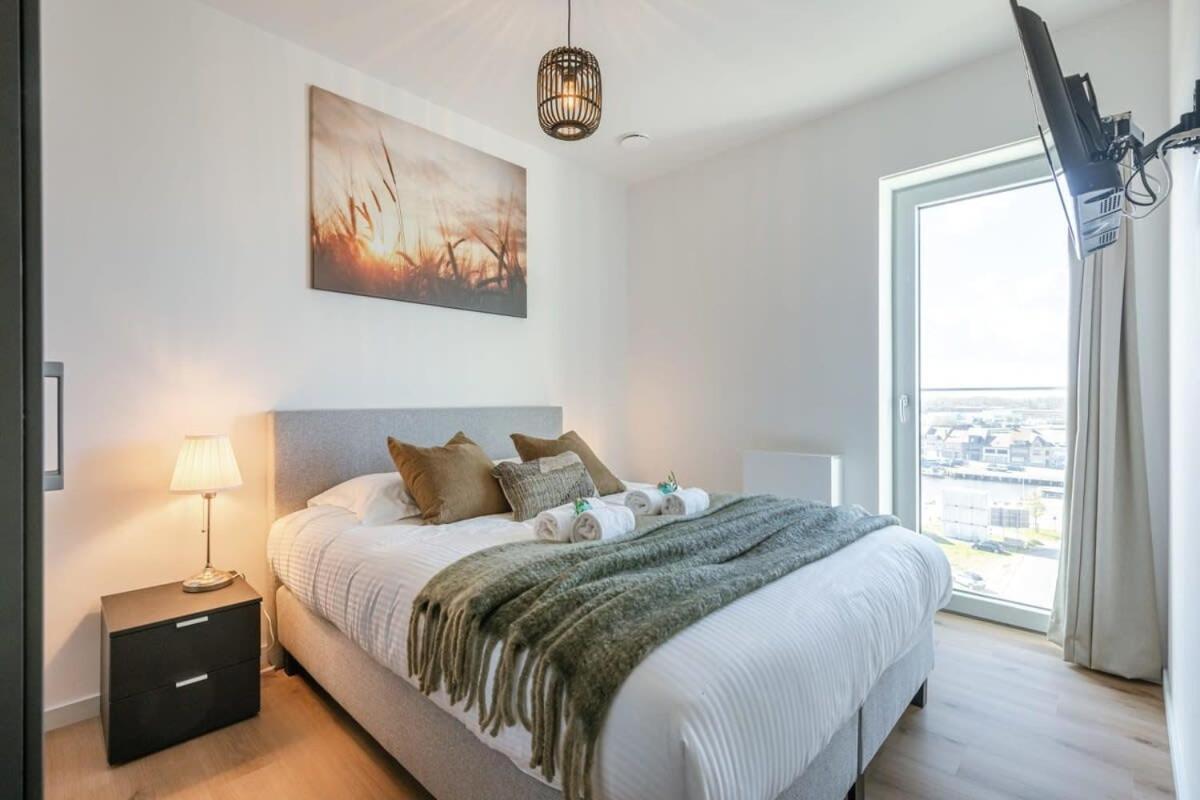 Huswell - Bright Apartment With Seaview Bredene Bagian luar foto