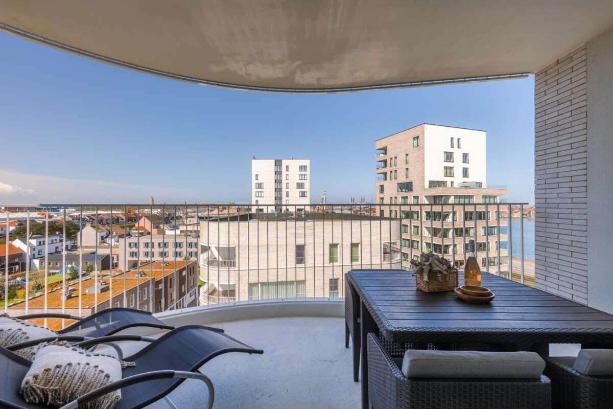 Huswell - Bright Apartment With Seaview Bredene Bagian luar foto